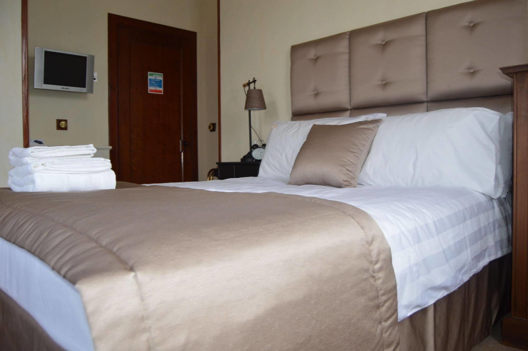 Knysna House Hotel Lerwick Bagian luar foto