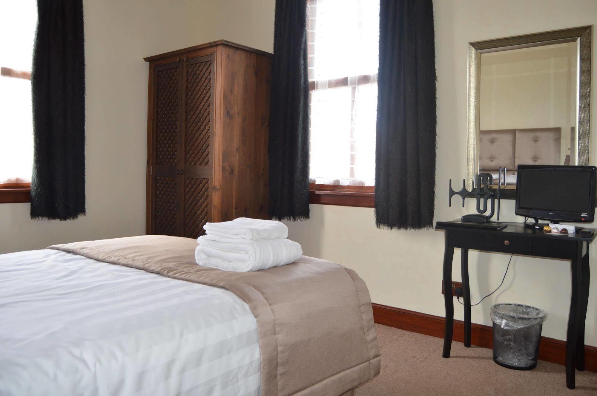 Knysna House Hotel Lerwick Bagian luar foto